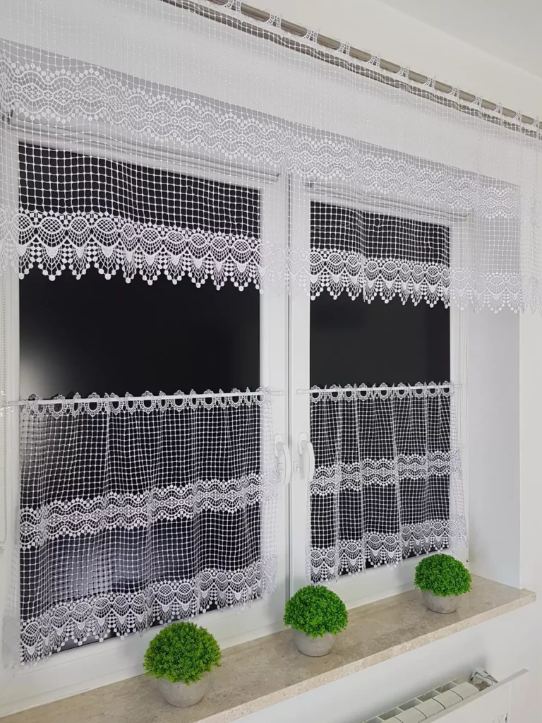 Firana kuchenna z siateczki i gipiry
