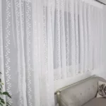 Komplet dwóch firan balkonowych z delikatnym haftem