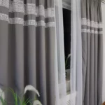 Zasłony jasnoszare z cyrkoniami 2x 145x250 cm
