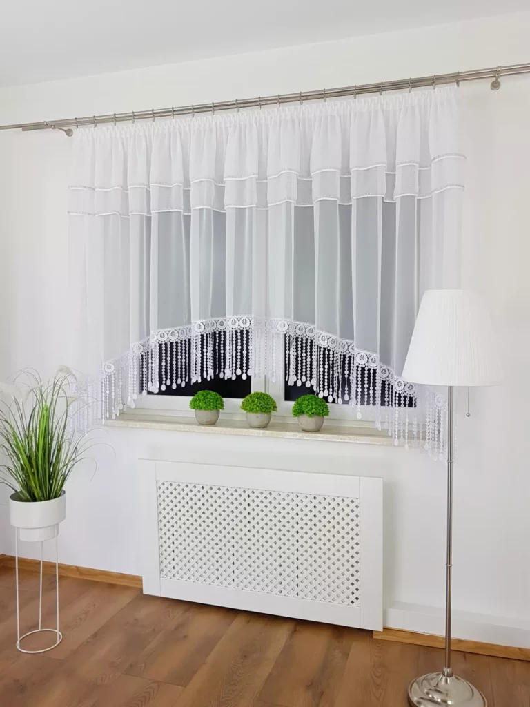Firana dekoracyjna w łuk z cyrkoniami i szeroką gipiurą  – 400x160 cm