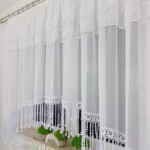 Firana dekoracyjna w łuk z cyrkoniami i szeroką gipiurą  – 400x160 cm