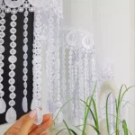 Firana dekoracyjna w łuk z cyrkoniami i szeroką gipiurą  – 400x160 cm