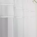 Firana dekoracyjna w łuk z cyrkoniami i szeroką gipiurą  – 400x160 cm