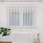Firana gotowa z gipiurą w różyczki 400x150cm