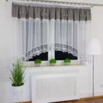 Firana gotowa 400x160 cm z szarymi kokardkami i haftem