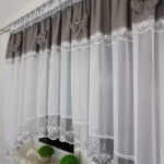 Firana gotowa 400x160 cm z szarymi kokardkami i haftem