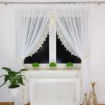 Elegancka Firana z Woalu z Gipiurą ecru –Stylowa, i Funkcjonalna!