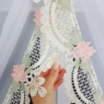 Elegancka Firana z Woalu z Gipiurą ecru –Stylowa, i Funkcjonalna!