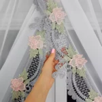 Elegancka Firana z Woalu z Gipiurą szarą –Stylowa, i Funkcjonalna!