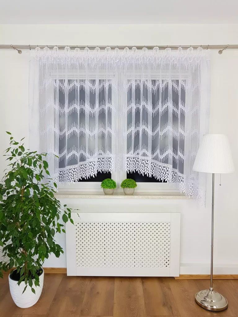 Firana gotowa z markizety zygzaki z gipiurą