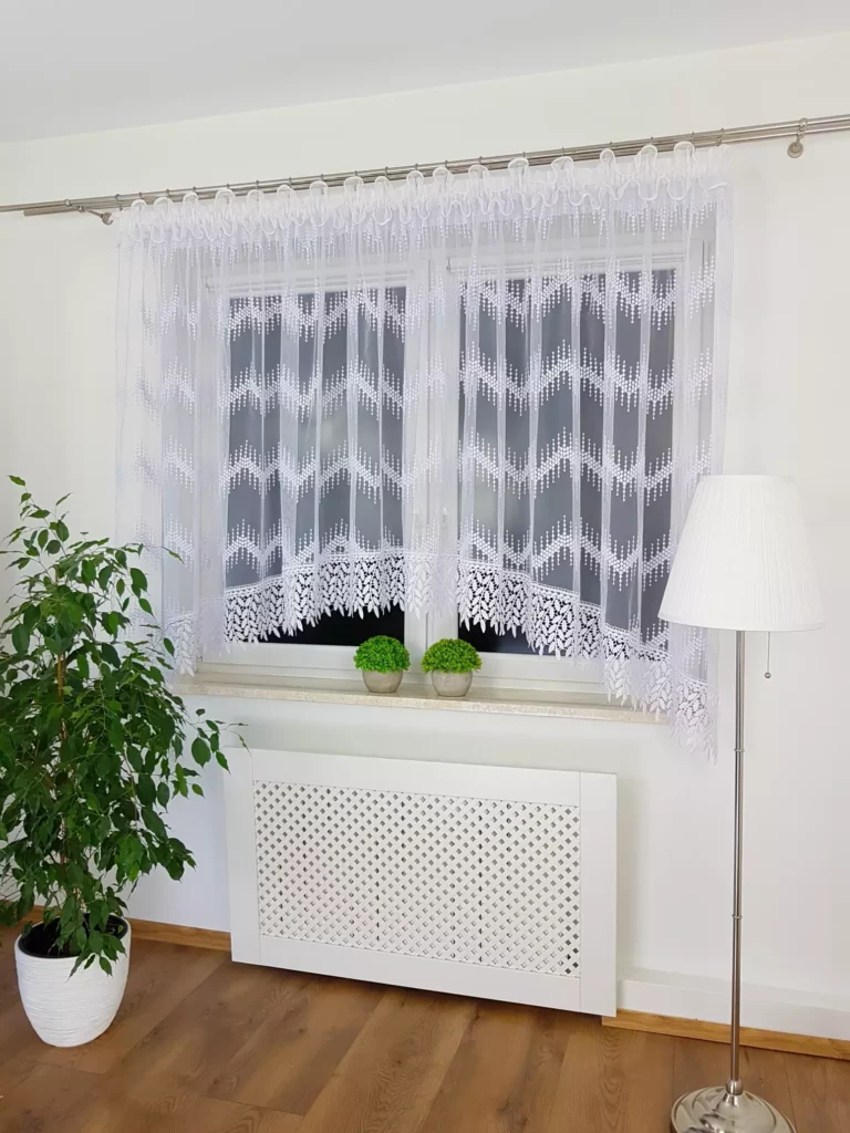 Firana gotowa z markizety zygzaki z gipiurą