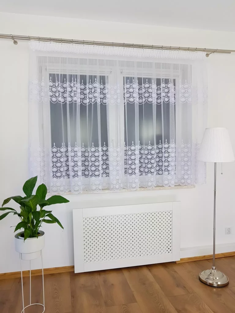 Firana z markizety w nowoczesny wzór