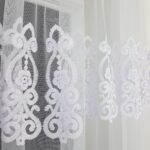 Firana z markizety z ornamentem kwiatowym